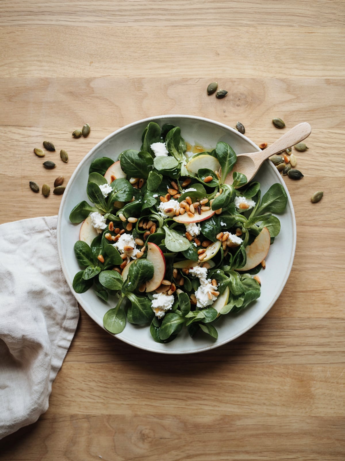 Lamb's Lettuce with Pumpkin Seed Oil Dressing - gallery 3